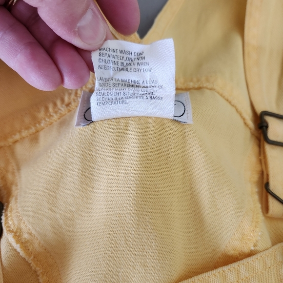 Mandal Bay Yellow Overall Shorts Womens Embroidered Pelican sz L - Picture 6 of 6